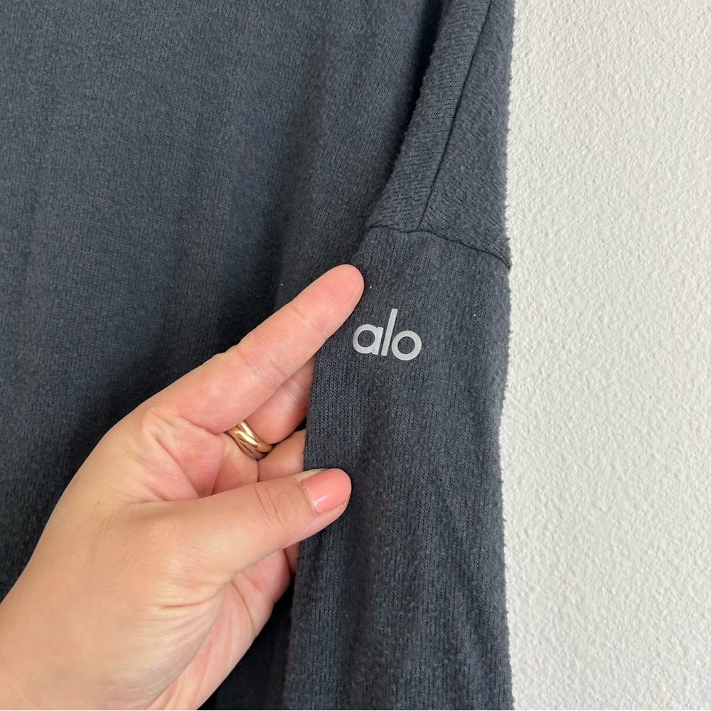Alo Dark Smoky Gray Long Sleeve Crewneck - Small